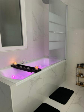 Apparemment avec jacuzzi